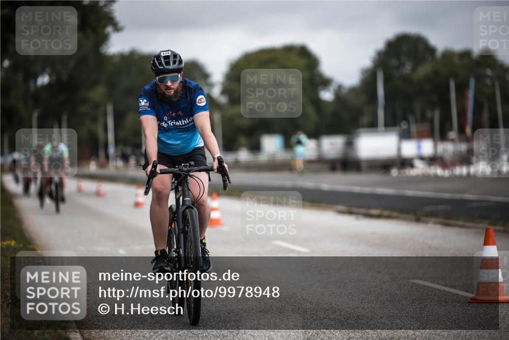 16.08.2026 - KN Förde Triathlon 2026 H.Heesch http://msf.ph/oto/9978948 16.08.2026 11:33:26 Radfahren 350, 376, 379, 438 meine-sportfotos.de