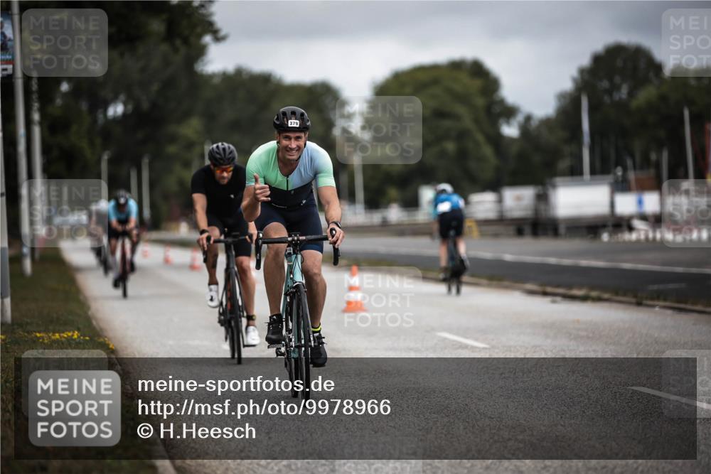 16.08.2026 - KN Förde Triathlon 2026 H.Heesch http://msf.ph/oto/9978966 16.08.2026 11:33:29 Radfahren 379, 403, 438 meine-sportfotos.de