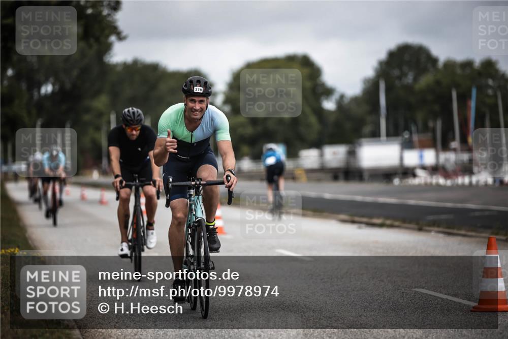 16.08.2026 - KN Förde Triathlon 2026 H.Heesch http://msf.ph/oto/9978974 16.08.2026 11:33:30 Radfahren 379, 403, 438 meine-sportfotos.de