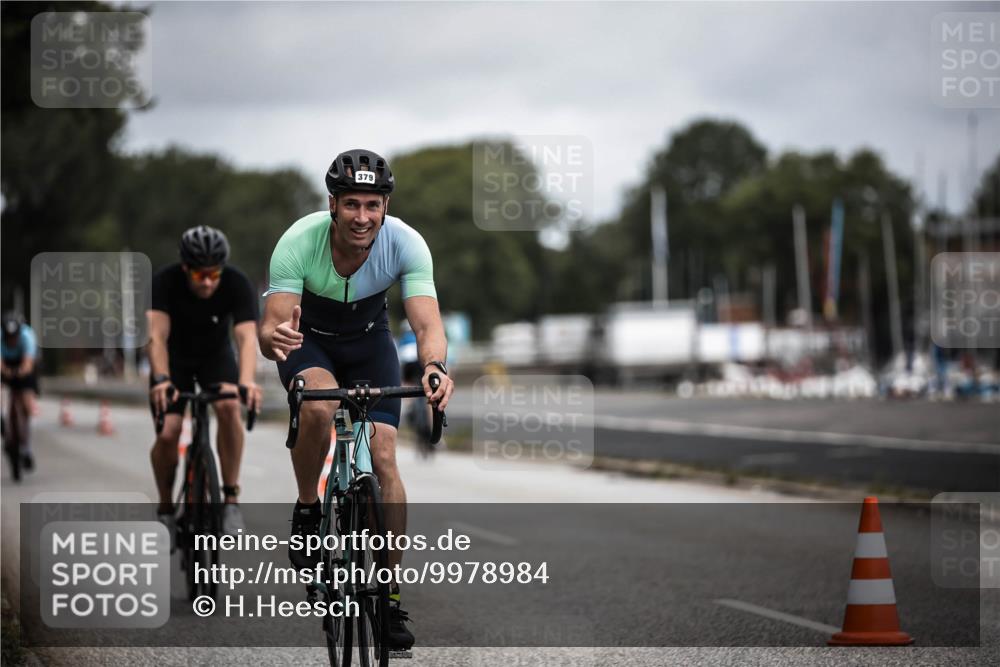 16.08.2026 - KN Förde Triathlon 2026 H.Heesch http://msf.ph/oto/9978984 16.08.2026 11:33:30 Radfahren 379, 403, 438 meine-sportfotos.de