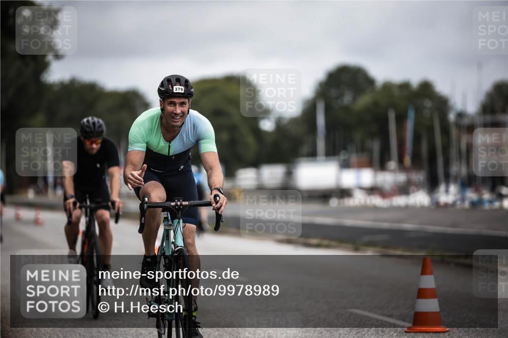 16.08.2026 - KN Förde Triathlon 2026 H.Heesch http://msf.ph/oto/9978989 16.08.2026 11:33:30 Radfahren 379, 403, 438 meine-sportfotos.de