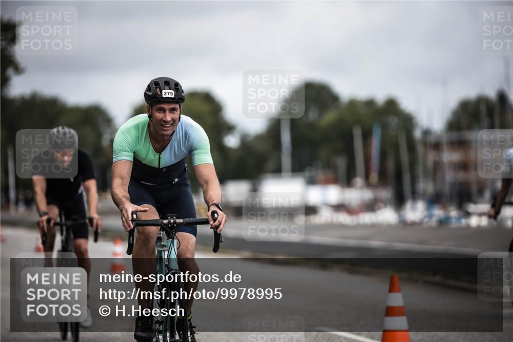 16.08.2026 - KN Förde Triathlon 2026 H.Heesch http://msf.ph/oto/9978995 16.08.2026 11:33:30 Radfahren 379, 403, 438 meine-sportfotos.de
