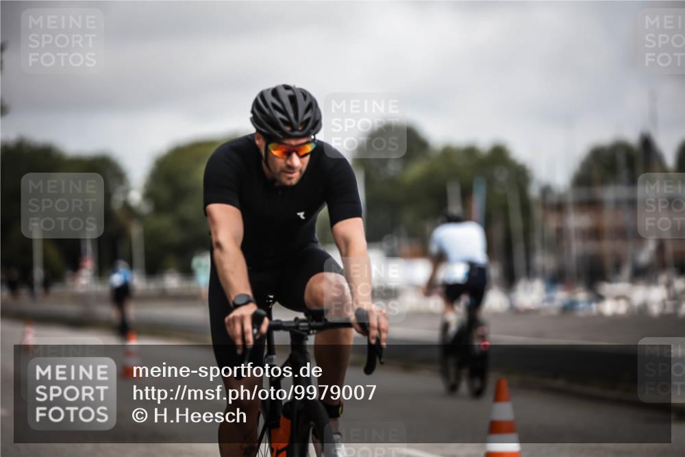 16.08.2026 - KN Förde Triathlon 2026 H.Heesch http://msf.ph/oto/9979007 16.08.2026 11:33:31 Radfahren 316, 379, 403, 438 meine-sportfotos.de