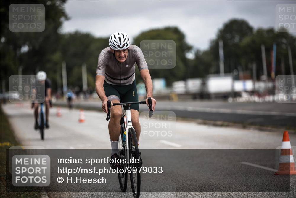 16.08.2026 - KN Förde Triathlon 2026 H.Heesch http://msf.ph/oto/9979033 16.08.2026 11:33:35 Radfahren 316, 388, 403, 409 meine-sportfotos.de