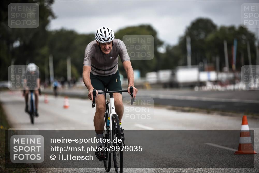 16.08.2026 - KN Förde Triathlon 2026 H.Heesch http://msf.ph/oto/9979035 16.08.2026 11:33:35 Radfahren 316, 388, 403, 409 meine-sportfotos.de