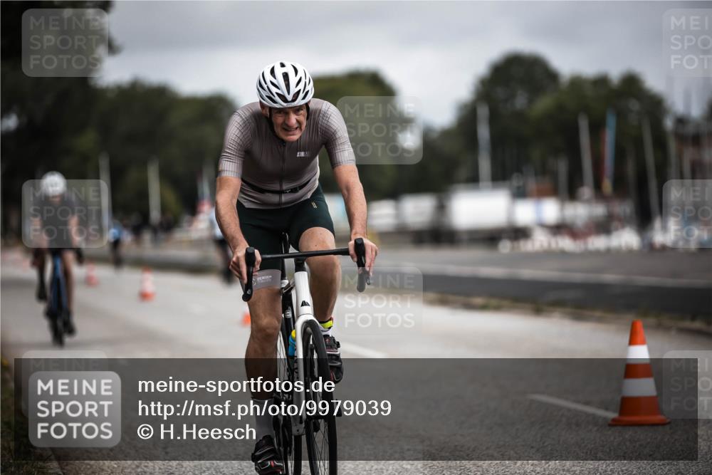 16.08.2026 - KN Förde Triathlon 2026 H.Heesch http://msf.ph/oto/9979039 16.08.2026 11:33:36 Radfahren 316, 388, 403, 409 meine-sportfotos.de