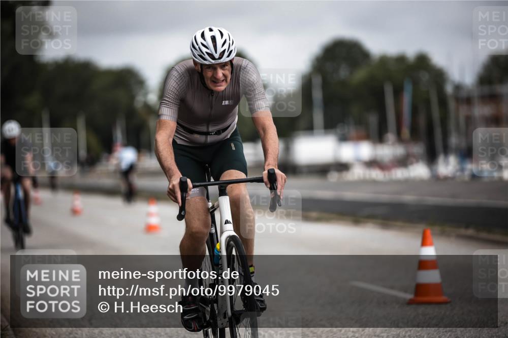 16.08.2026 - KN Förde Triathlon 2026 H.Heesch http://msf.ph/oto/9979045 16.08.2026 11:33:36 Radfahren 316, 388, 403, 409 meine-sportfotos.de