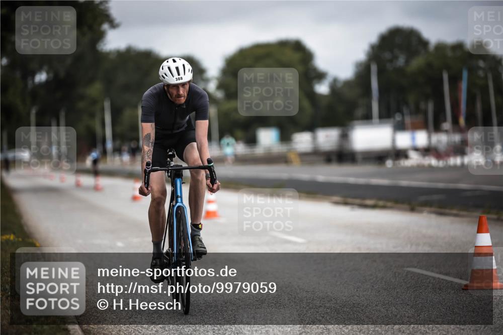 16.08.2026 - KN Förde Triathlon 2026 H.Heesch http://msf.ph/oto/9979059 16.08.2026 11:33:37 Radfahren 316, 388, 403, 409 meine-sportfotos.de