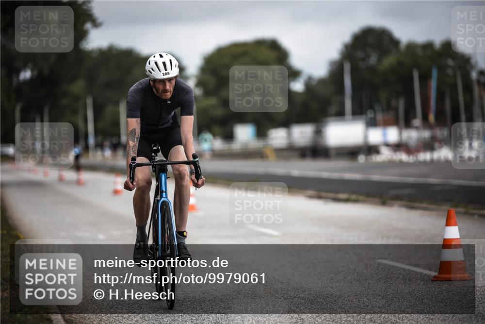 16.08.2026 - KN Förde Triathlon 2026 H.Heesch http://msf.ph/oto/9979061 16.08.2026 11:33:37 Radfahren 316, 388, 403, 409 meine-sportfotos.de