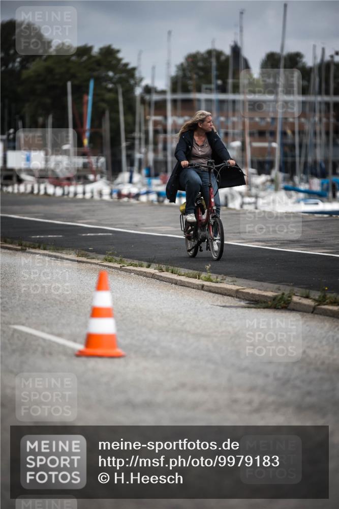 16.08.2026 - KN Förde Triathlon 2026 H.Heesch http://msf.ph/oto/9979183 16.08.2026 11:34:20 Radfahren 422, 424 meine-sportfotos.de
