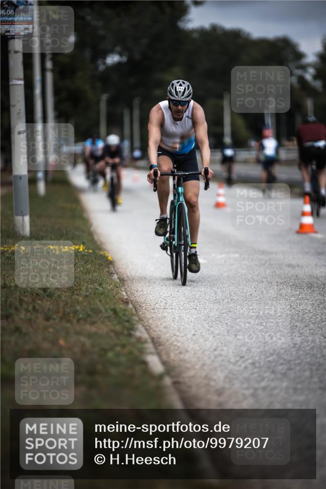 16.08.2026 - KN Förde Triathlon 2026 H.Heesch http://msf.ph/oto/9979207 16.08.2026 11:34:39 Radfahren 343, 393, 400 meine-sportfotos.de