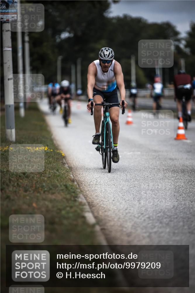 16.08.2026 - KN Förde Triathlon 2026 H.Heesch http://msf.ph/oto/9979209 16.08.2026 11:34:39 Radfahren 343, 393, 400 meine-sportfotos.de