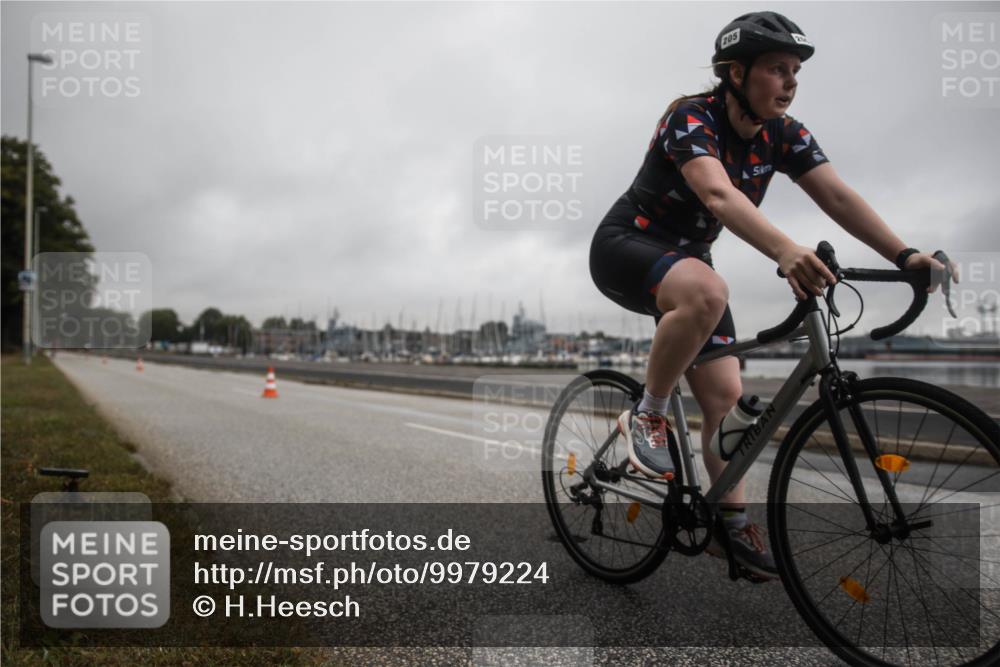 16.08.2026 - KN Förde Triathlon 2026 H.Heesch http://msf.ph/oto/9979224 16.08.2026 10:12:15 Radfahren  meine-sportfotos.de