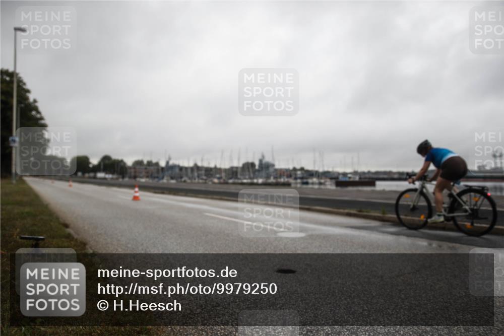 16.08.2026 - KN Förde Triathlon 2026 H.Heesch http://msf.ph/oto/9979250 16.08.2026 10:15:29 Radfahren 233, 234 meine-sportfotos.de
