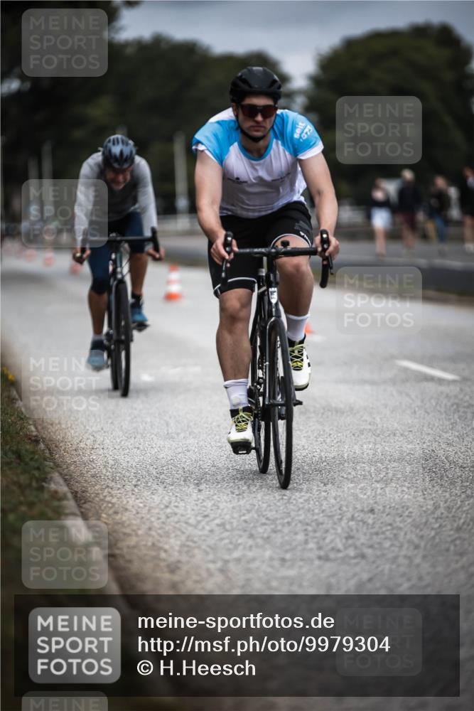 16.08.2026 - KN Förde Triathlon 2026 H.Heesch http://msf.ph/oto/9979304 16.08.2026 11:34:47 Radfahren 345, 358, 374, 394, 400, 410 meine-sportfotos.de