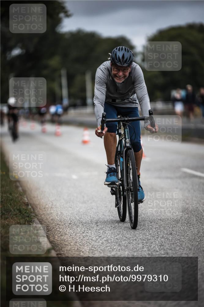 16.08.2026 - KN Förde Triathlon 2026 H.Heesch http://msf.ph/oto/9979310 16.08.2026 11:34:48 Radfahren 345, 358, 374, 394, 410 meine-sportfotos.de