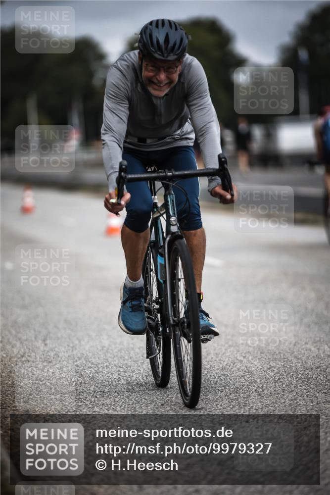 16.08.2026 - KN Förde Triathlon 2026 H.Heesch http://msf.ph/oto/9979327 16.08.2026 11:34:48 Radfahren 345, 358, 374, 394, 410 meine-sportfotos.de