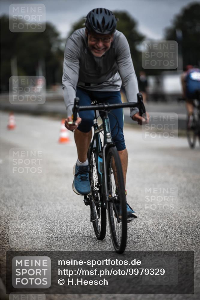 16.08.2026 - KN Förde Triathlon 2026 H.Heesch http://msf.ph/oto/9979329 16.08.2026 11:34:48 Radfahren 345, 358, 374, 394, 410 meine-sportfotos.de