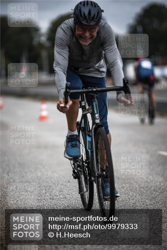 16.08.2026 - KN Förde Triathlon 2026 H.Heesch http://msf.ph/oto/9979333 16.08.2026 11:34:48 Radfahren 345, 358, 374, 394, 410 meine-sportfotos.de