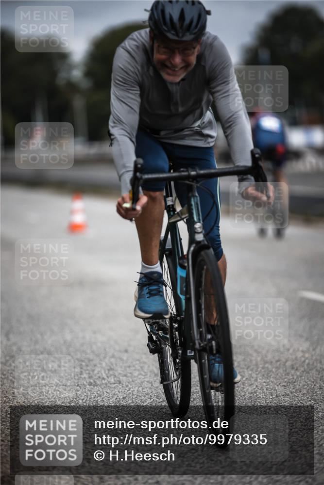 16.08.2026 - KN Förde Triathlon 2026 H.Heesch http://msf.ph/oto/9979335 16.08.2026 11:34:48 Radfahren 345, 358, 374, 394, 410 meine-sportfotos.de