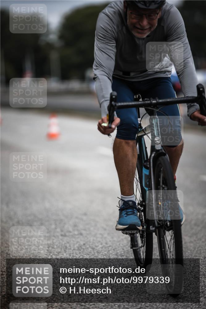16.08.2026 - KN Förde Triathlon 2026 H.Heesch http://msf.ph/oto/9979339 16.08.2026 11:34:48 Radfahren 345, 358, 374, 394, 410 meine-sportfotos.de