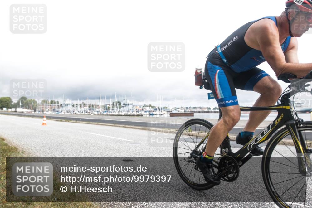 16.08.2026 - KN Förde Triathlon 2026 H.Heesch http://msf.ph/oto/9979397 16.08.2026 11:04:34 Radfahren 321, 327 meine-sportfotos.de