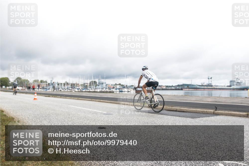 16.08.2026 - KN Förde Triathlon 2026 H.Heesch http://msf.ph/oto/9979440 16.08.2026 11:07:22 Radfahren 302, 322, 328, 345, 348, 371 meine-sportfotos.de