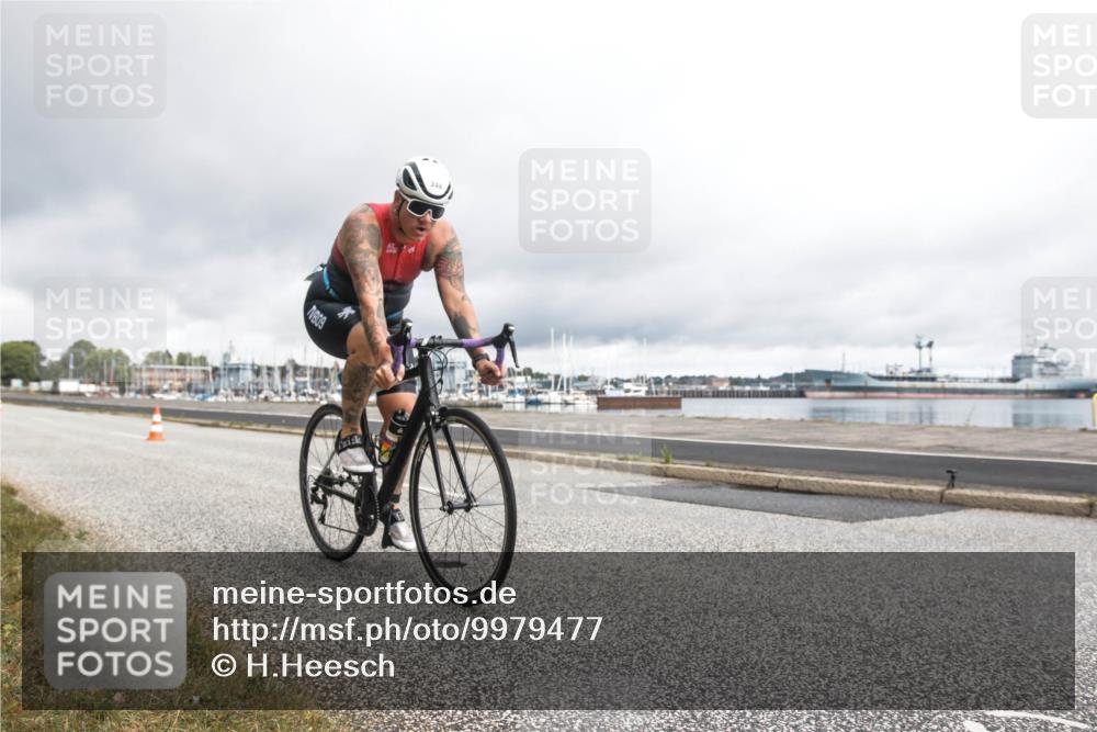 16.08.2026 - KN Förde Triathlon 2026 H.Heesch http://msf.ph/oto/9979477 16.08.2026 11:08:37 Radfahren 342, 346 meine-sportfotos.de