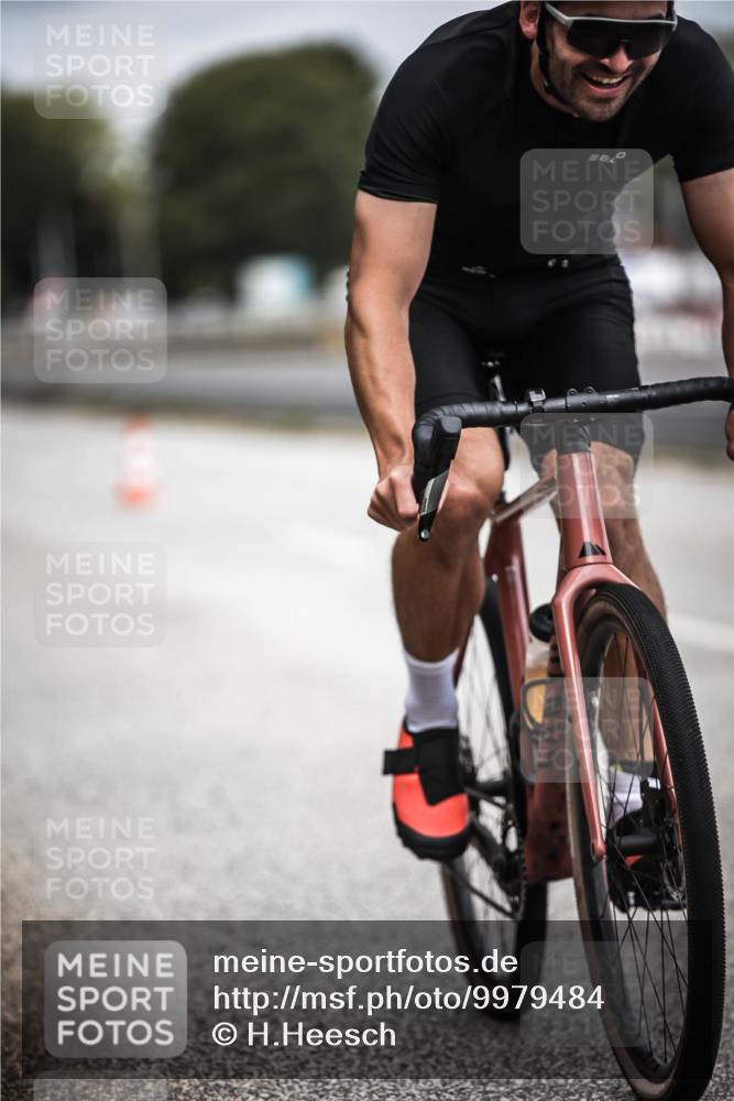 16.08.2026 - KN Förde Triathlon 2026 H.Heesch http://msf.ph/oto/9979484 16.08.2026 11:35:18 Radfahren 355, 399, 426 meine-sportfotos.de