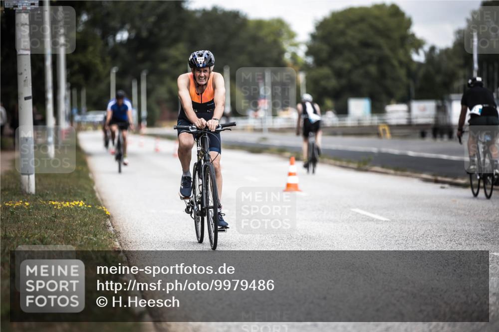 16.08.2026 - KN Förde Triathlon 2026 H.Heesch http://msf.ph/oto/9979486 16.08.2026 11:35:31 Radfahren 354, 437, 439 meine-sportfotos.de