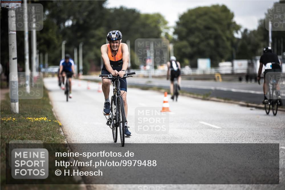 16.08.2026 - KN Förde Triathlon 2026 H.Heesch http://msf.ph/oto/9979488 16.08.2026 11:35:31 Radfahren 354, 437, 439 meine-sportfotos.de