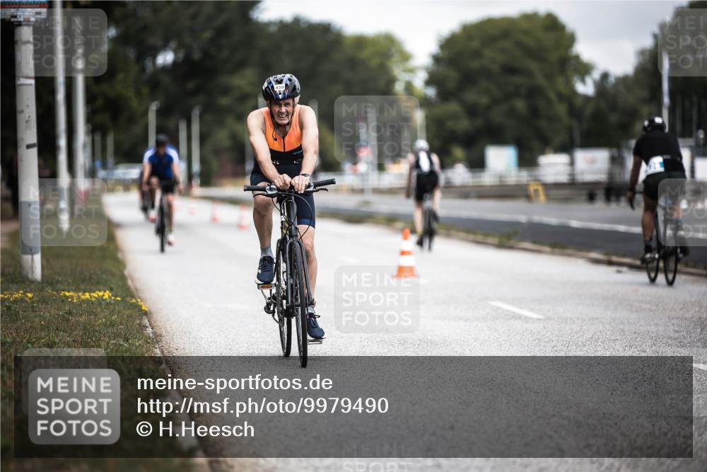 16.08.2026 - KN Förde Triathlon 2026 H.Heesch http://msf.ph/oto/9979490 16.08.2026 11:35:31 Radfahren 354, 437, 439 meine-sportfotos.de