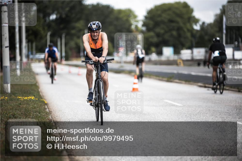 16.08.2026 - KN Förde Triathlon 2026 H.Heesch http://msf.ph/oto/9979495 16.08.2026 11:35:31 Radfahren 354, 437, 439 meine-sportfotos.de
