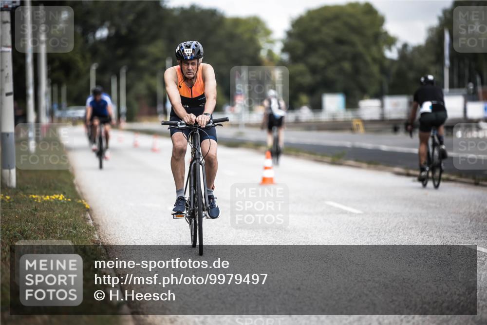 16.08.2026 - KN Förde Triathlon 2026 H.Heesch http://msf.ph/oto/9979497 16.08.2026 11:35:31 Radfahren 354, 437, 439 meine-sportfotos.de