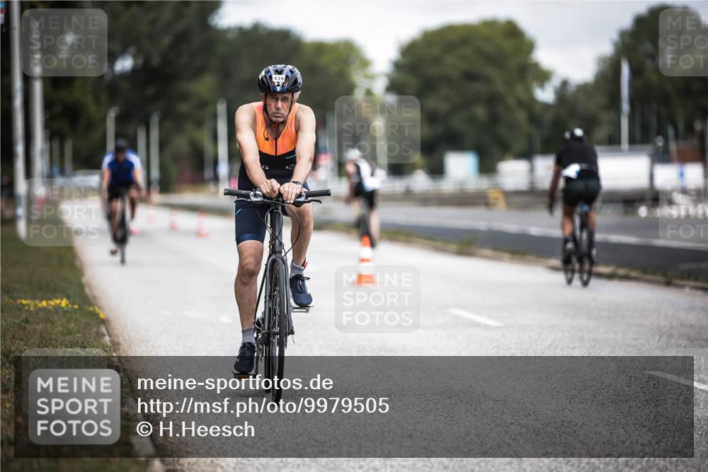 16.08.2026 - KN Förde Triathlon 2026 H.Heesch http://msf.ph/oto/9979505 16.08.2026 11:35:31 Radfahren 354, 437, 439 meine-sportfotos.de
