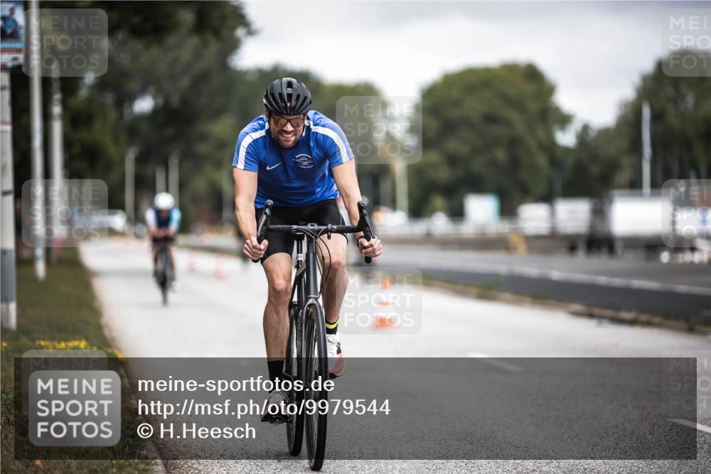 16.08.2026 - KN Förde Triathlon 2026 H.Heesch http://msf.ph/oto/9979544 16.08.2026 11:35:35 Radfahren 354, 392, 412, 437, 439 meine-sportfotos.de