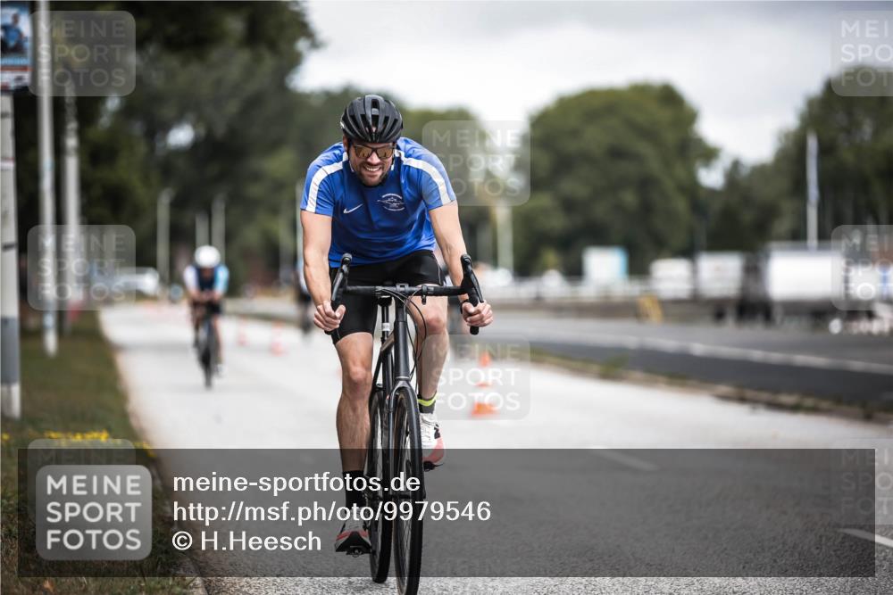 16.08.2026 - KN Förde Triathlon 2026 H.Heesch http://msf.ph/oto/9979546 16.08.2026 11:35:36 Radfahren 392, 412, 437, 439 meine-sportfotos.de