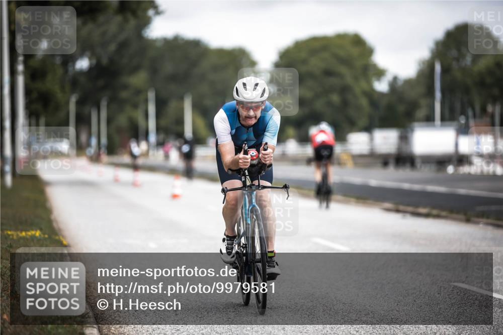 16.08.2026 - KN Förde Triathlon 2026 H.Heesch http://msf.ph/oto/9979581 16.08.2026 11:35:39 Radfahren 392, 412 meine-sportfotos.de