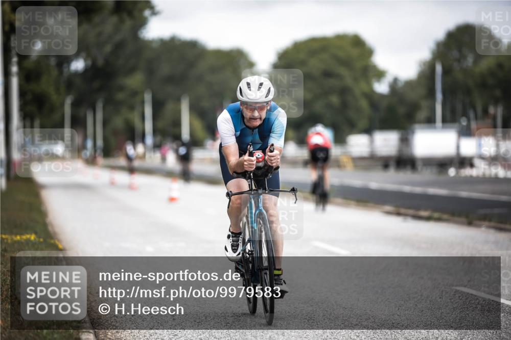 16.08.2026 - KN Förde Triathlon 2026 H.Heesch http://msf.ph/oto/9979583 16.08.2026 11:35:39 Radfahren 392, 412 meine-sportfotos.de