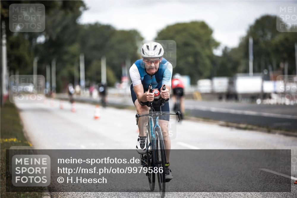 16.08.2026 - KN Förde Triathlon 2026 H.Heesch http://msf.ph/oto/9979586 16.08.2026 11:35:39 Radfahren 392, 412 meine-sportfotos.de