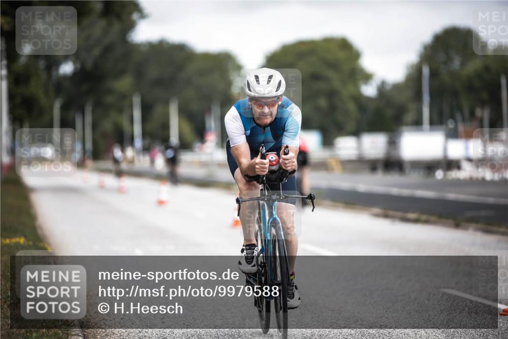 16.08.2026 - KN Förde Triathlon 2026 H.Heesch http://msf.ph/oto/9979588 16.08.2026 11:35:39 Radfahren 392, 412 meine-sportfotos.de