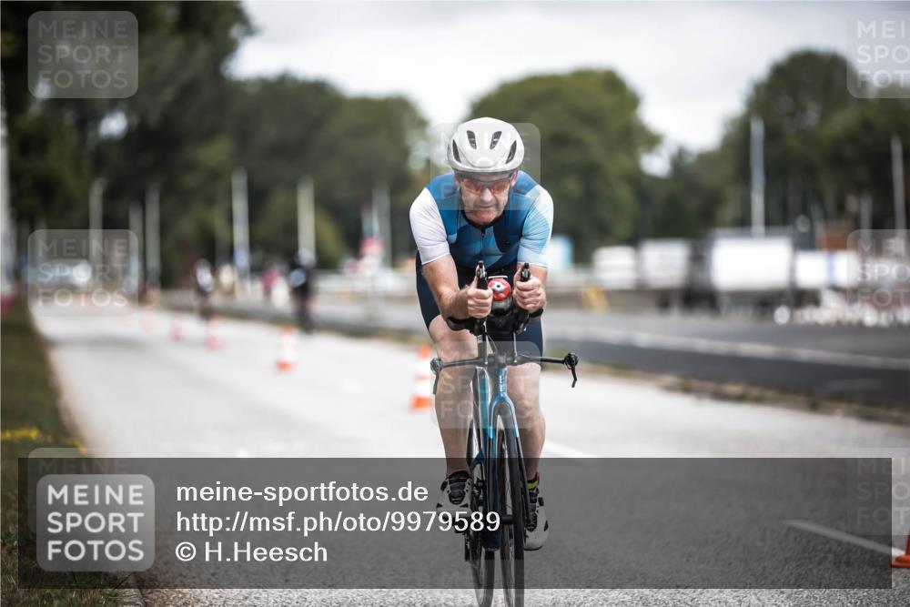 16.08.2026 - KN Förde Triathlon 2026 H.Heesch http://msf.ph/oto/9979589 16.08.2026 11:35:39 Radfahren 392, 412 meine-sportfotos.de