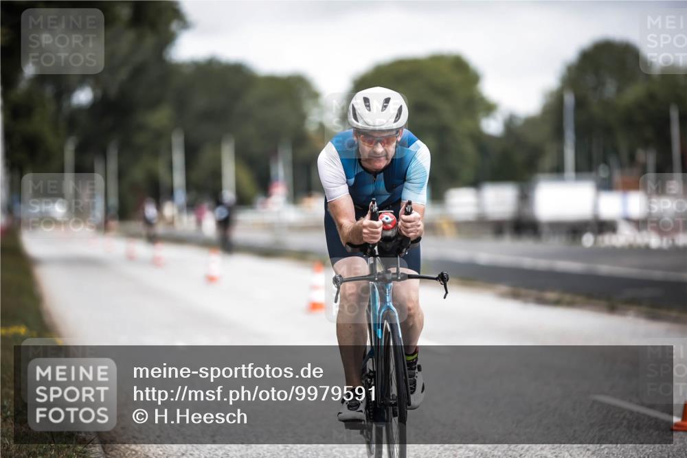 16.08.2026 - KN Förde Triathlon 2026 H.Heesch http://msf.ph/oto/9979591 16.08.2026 11:35:39 Radfahren 392, 412 meine-sportfotos.de