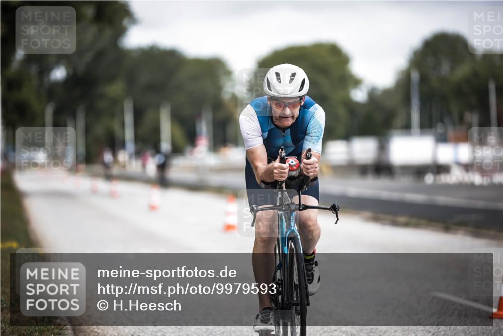 16.08.2026 - KN Förde Triathlon 2026 H.Heesch http://msf.ph/oto/9979593 16.08.2026 11:35:39 Radfahren 392, 412 meine-sportfotos.de