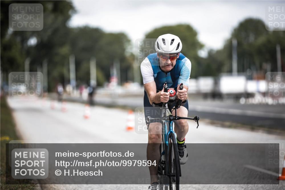 16.08.2026 - KN Förde Triathlon 2026 H.Heesch http://msf.ph/oto/9979594 16.08.2026 11:35:39 Radfahren 392, 412 meine-sportfotos.de