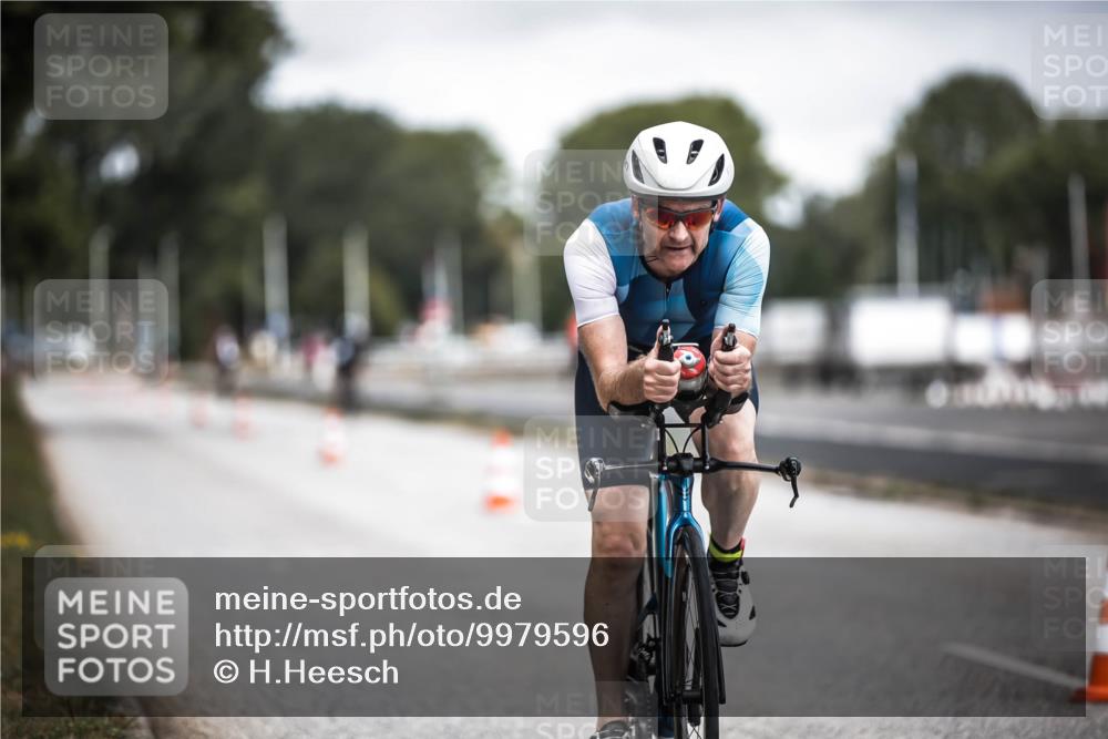 16.08.2026 - KN Förde Triathlon 2026 H.Heesch http://msf.ph/oto/9979596 16.08.2026 11:35:39 Radfahren 392, 412 meine-sportfotos.de