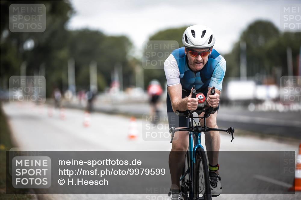 16.08.2026 - KN Förde Triathlon 2026 H.Heesch http://msf.ph/oto/9979599 16.08.2026 11:35:39 Radfahren 392, 412 meine-sportfotos.de