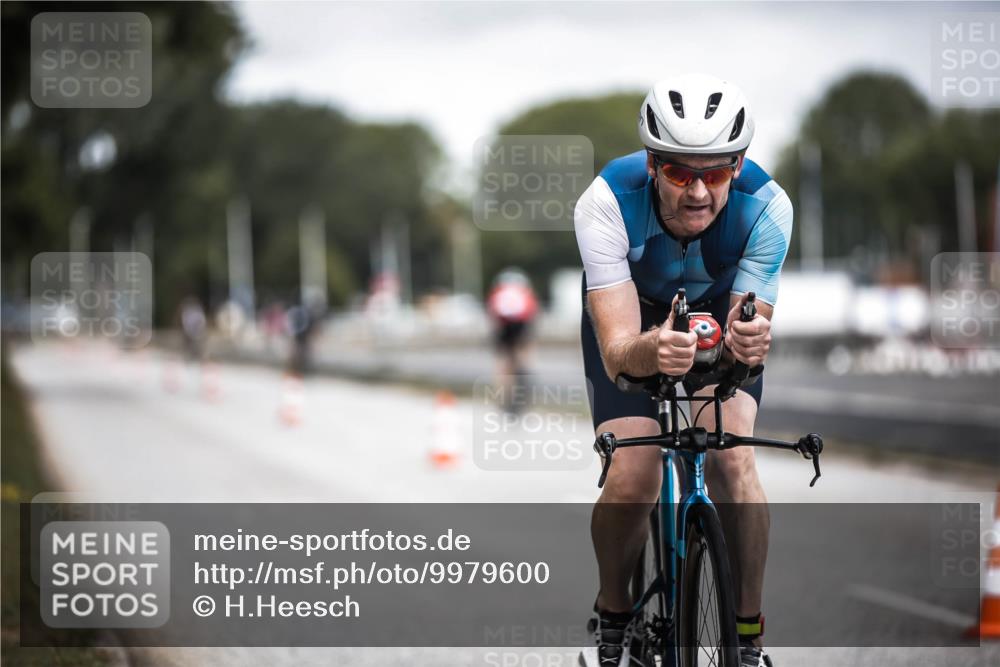 16.08.2026 - KN Förde Triathlon 2026 H.Heesch http://msf.ph/oto/9979600 16.08.2026 11:35:39 Radfahren 392, 412 meine-sportfotos.de