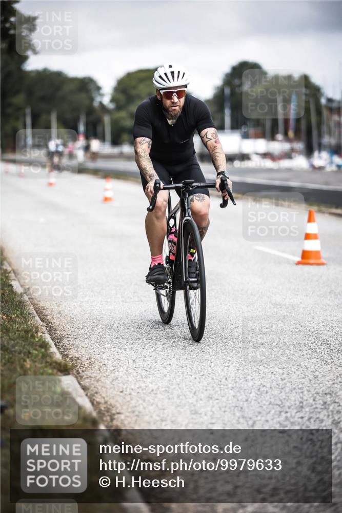 16.08.2026 - KN Förde Triathlon 2026 H.Heesch http://msf.ph/oto/9979633 16.08.2026 11:36:18 Radfahren 334, 409, 421 meine-sportfotos.de