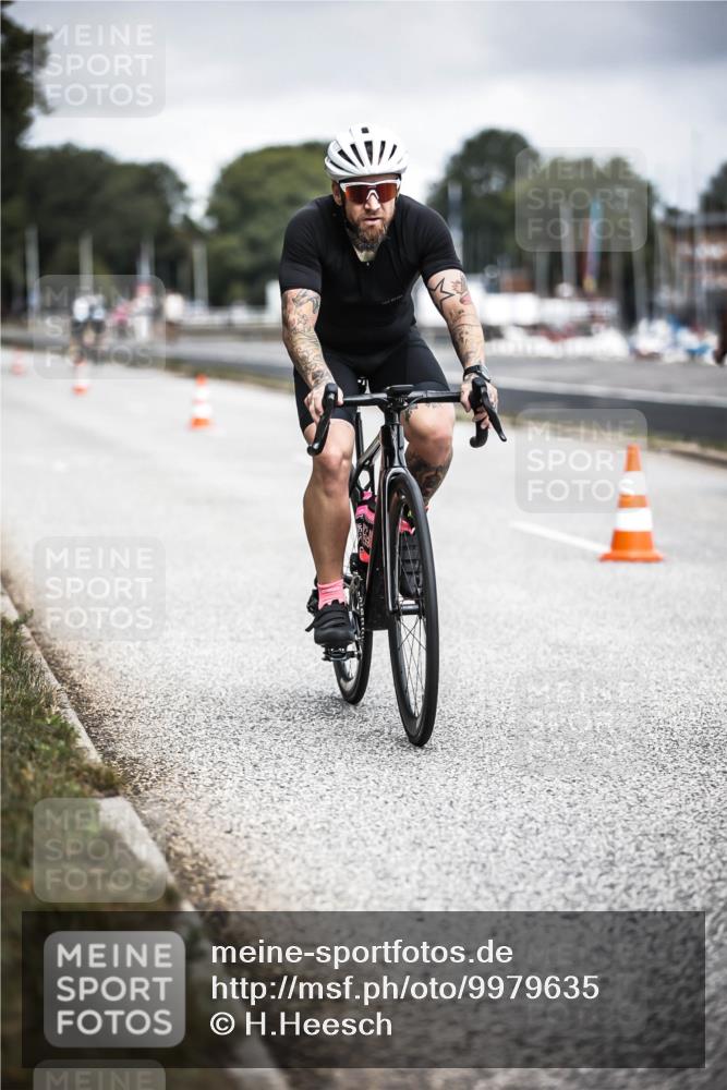 16.08.2026 - KN Förde Triathlon 2026 H.Heesch http://msf.ph/oto/9979635 16.08.2026 11:36:18 Radfahren 334, 409, 421 meine-sportfotos.de